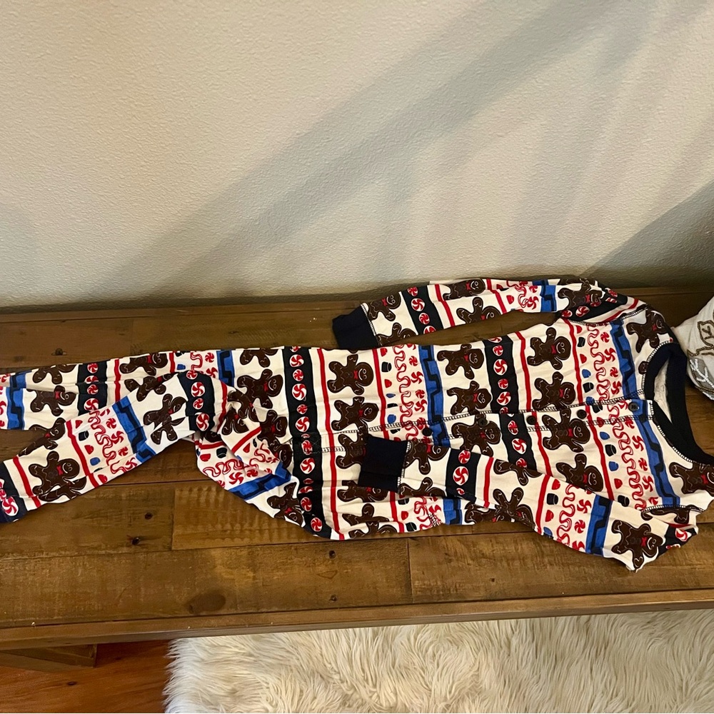 Sweet Cheeks Gingerbread Pajama Set - Picture 4 of 13